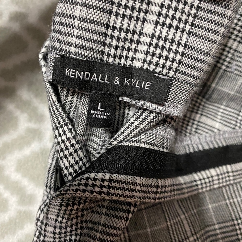 Kendall & Kylie Pants - Picture 5 of 5